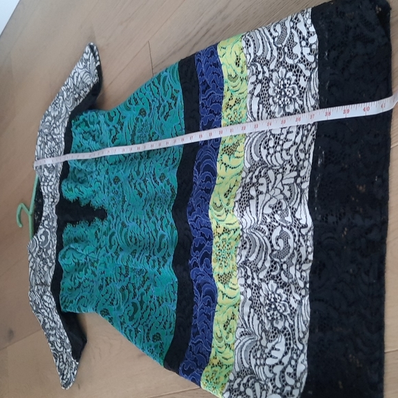 BCBG MAXAZRIA Lace Dress - Picture 4 of 6